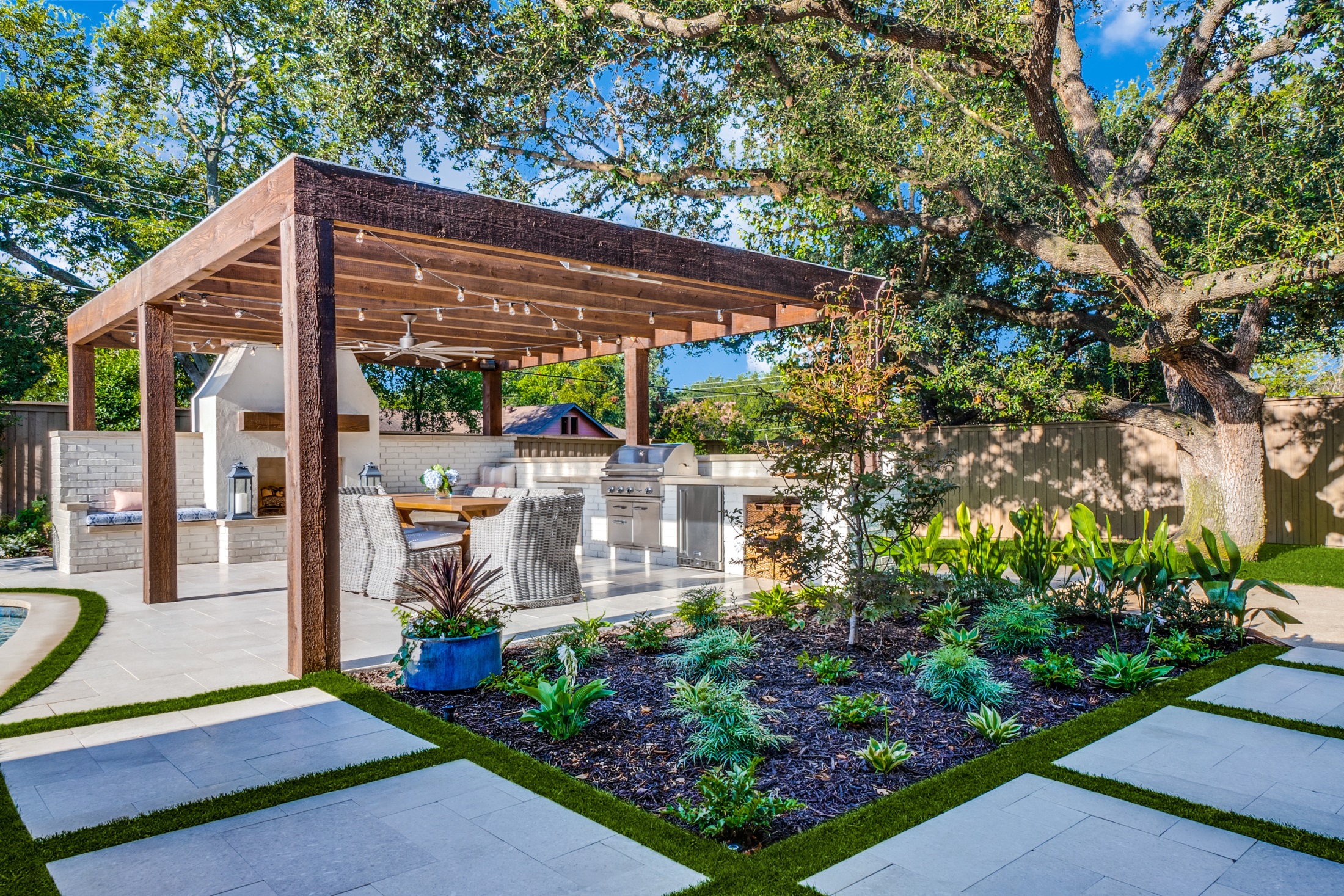 travertine patio builder